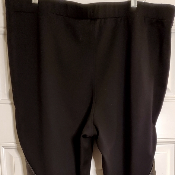 💎 Faux and stretch fabric leggings Pamela Maccoy. Size 1X - Picture 3 of 7